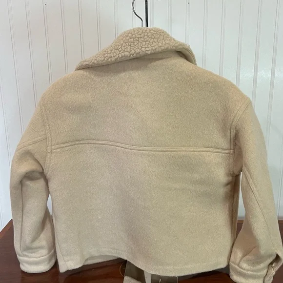 NWT - GB Girls Cream Jacket - Size M (Girls)